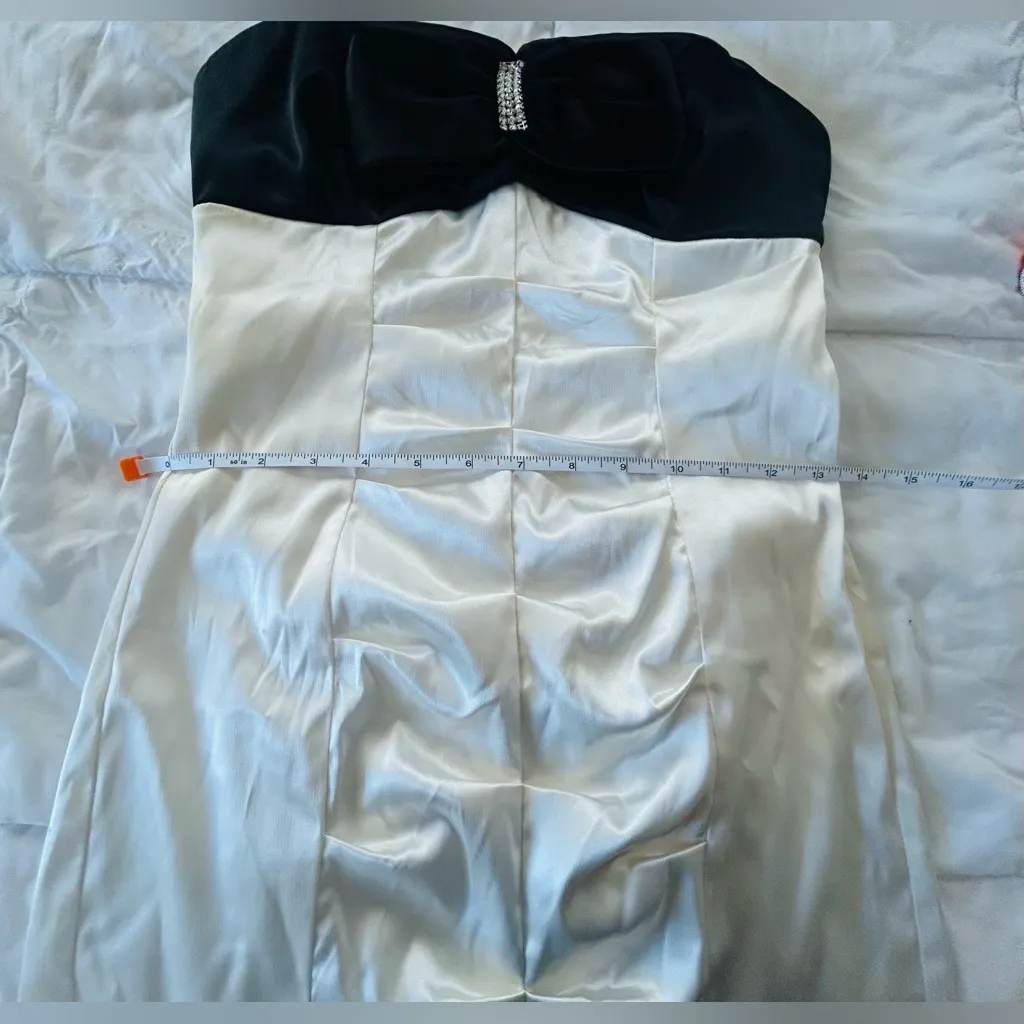 Black and Cream Strapless Dress with bow Holiday Size 6 - Image 9