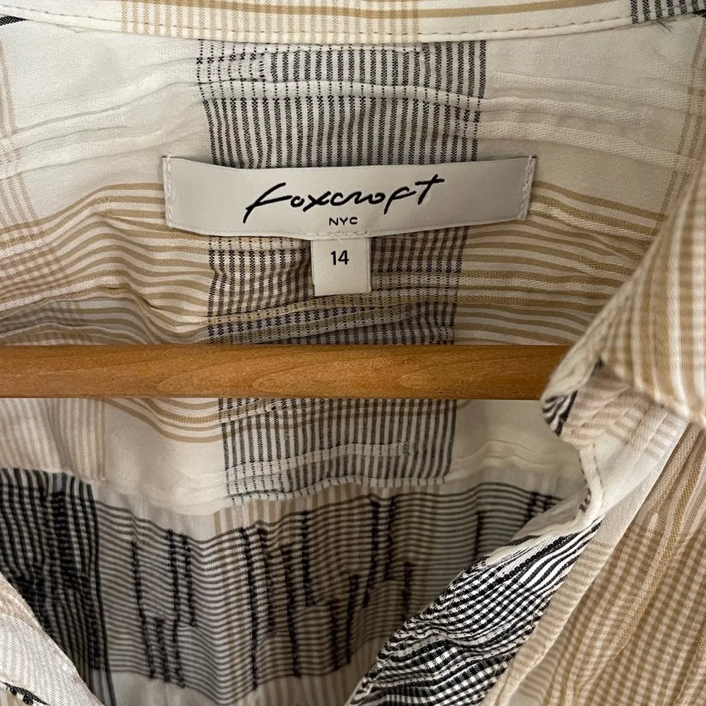 Women’s Foxcroft black/tan/white plaid print stretch collar button down shirt 14 - Image 3