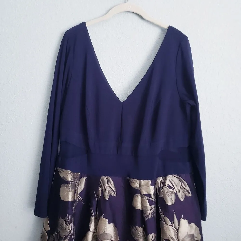 Xscape Navy Blue Long Brocade Ballgown - Image 7