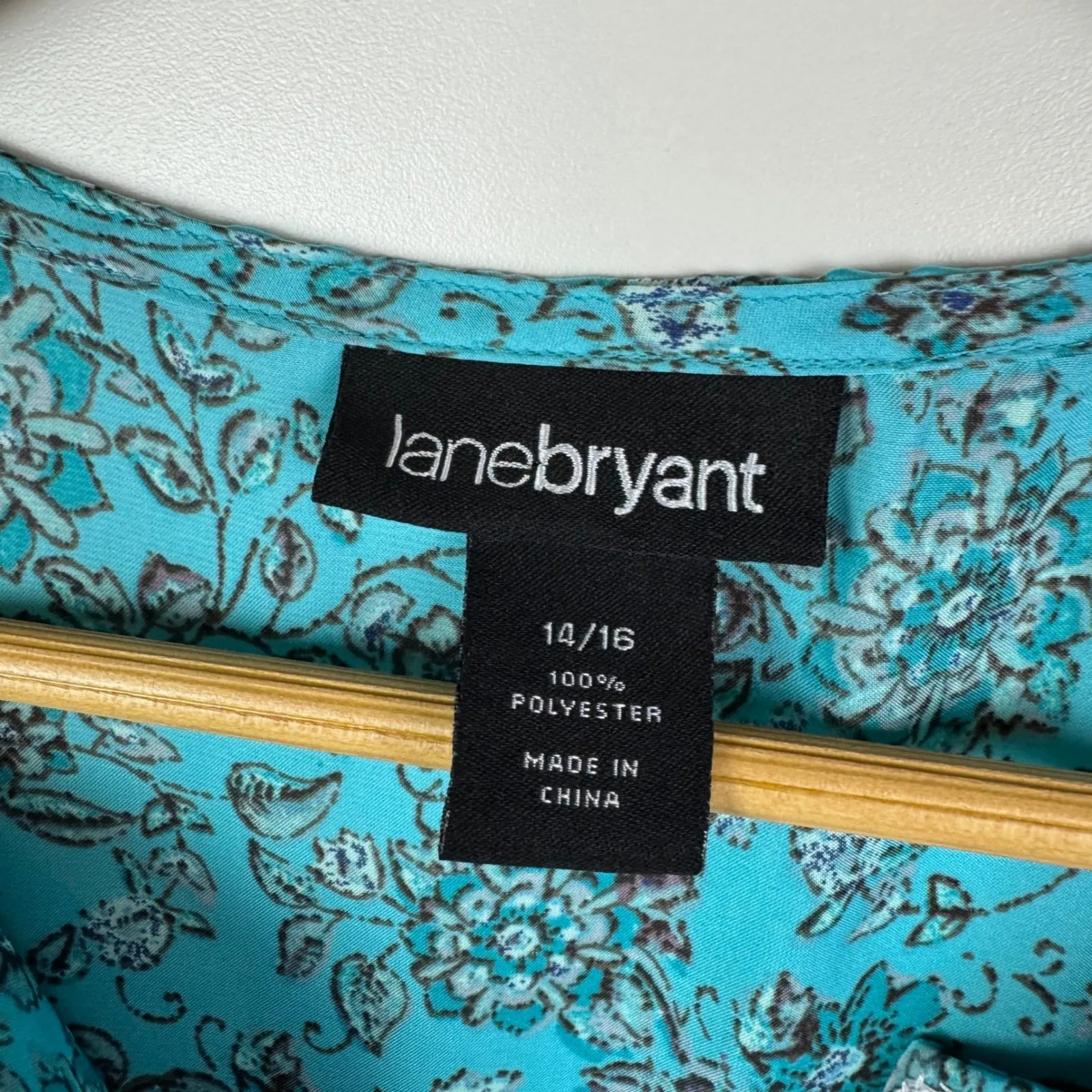 Lane Bryant Floral Embroidered Tunic Top Size 14/16 Blue Lightweight Boho Resort - Image 6