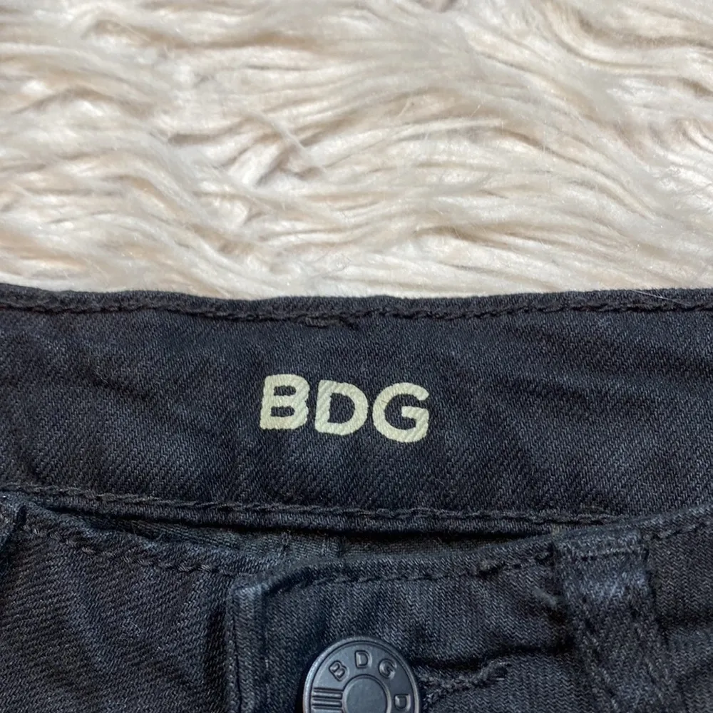 BDG Mid Rise Alexa 5 Pocket Shortie Shorts sz 24 - Image 4