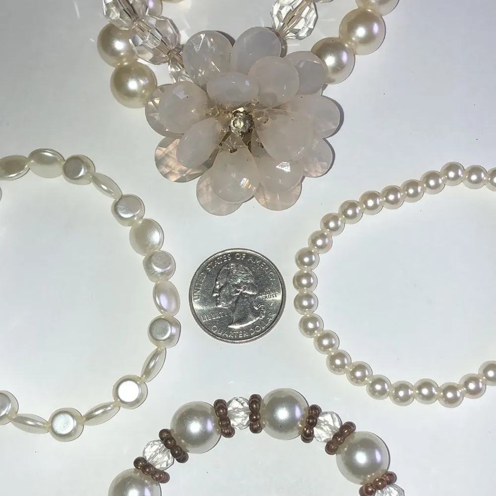 Lot of 4 Chunky Flower Retro Beaded Boho Faux Pearl Stretchy Bracelets White - Image 9