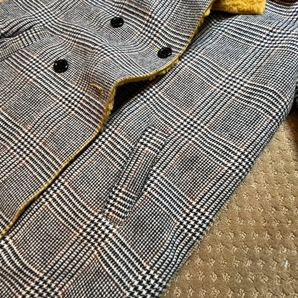 Dolce Cabo Black Herringbone Plaid Dad Oversized Boyfriend Yellow Gold Fur Coat Size M - Image 12