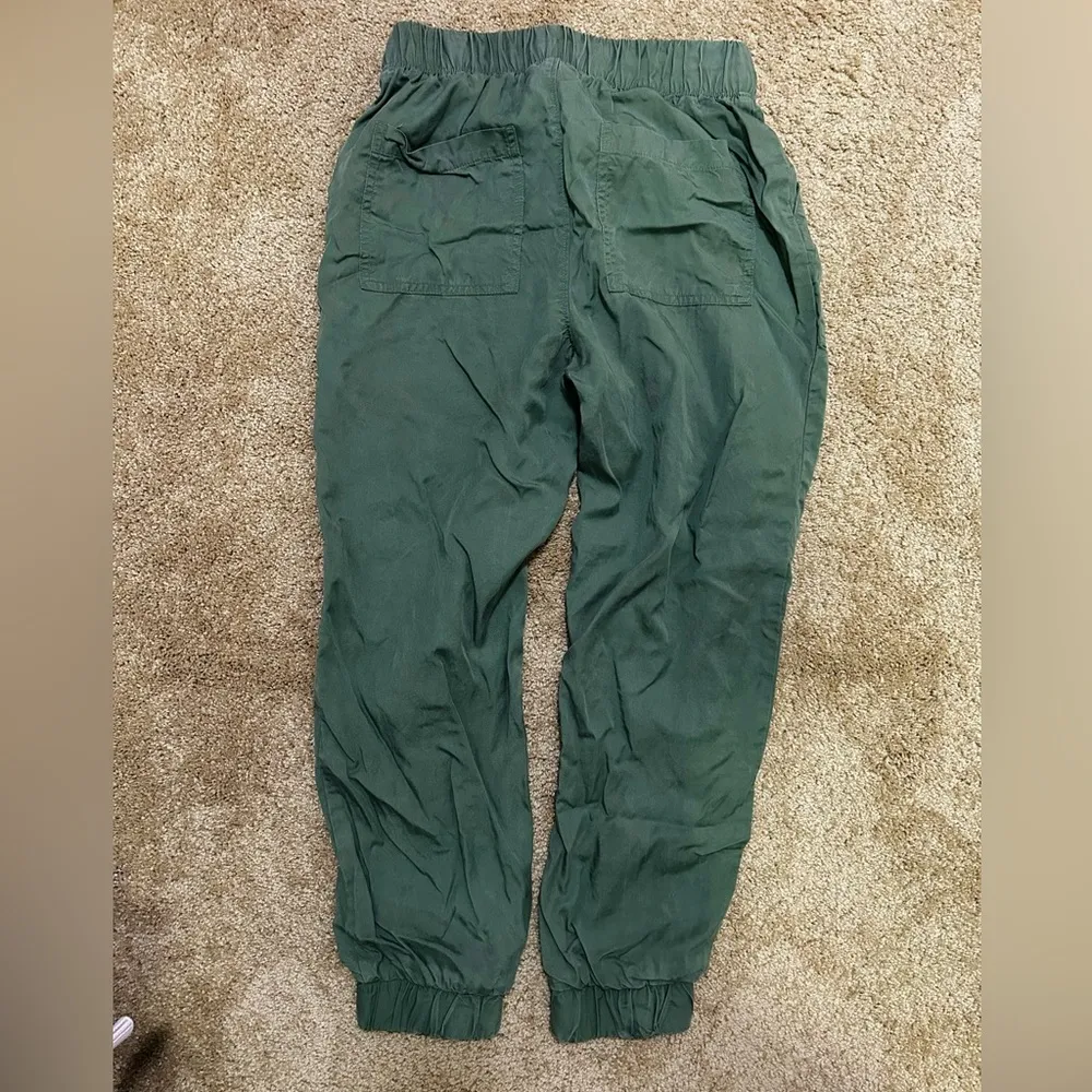 Universal Thread High-Rise Joggers Women’s Olive Green Size Small NWOT - Image 4