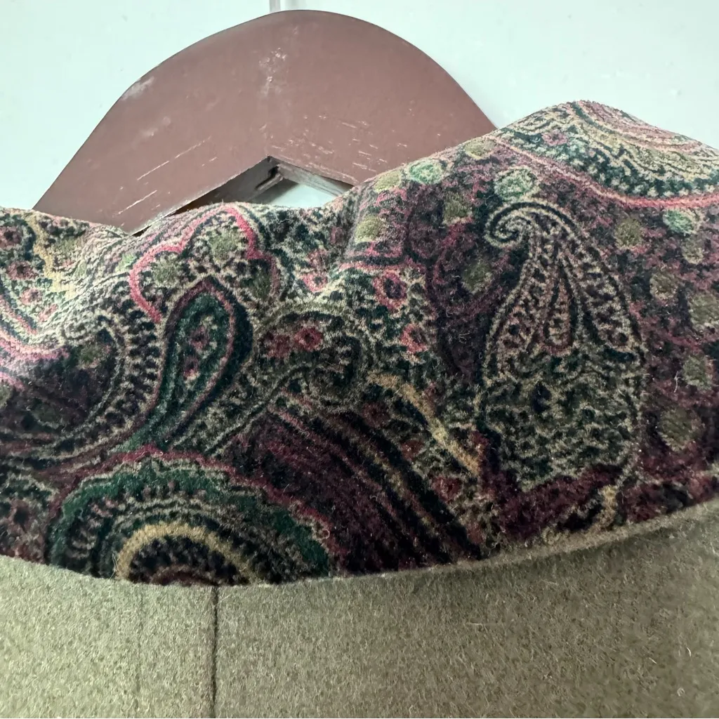 VINTAGE Donny Brook • 100% Wool Coat • 8P • Made in Russia • Green Paisley - Image 9