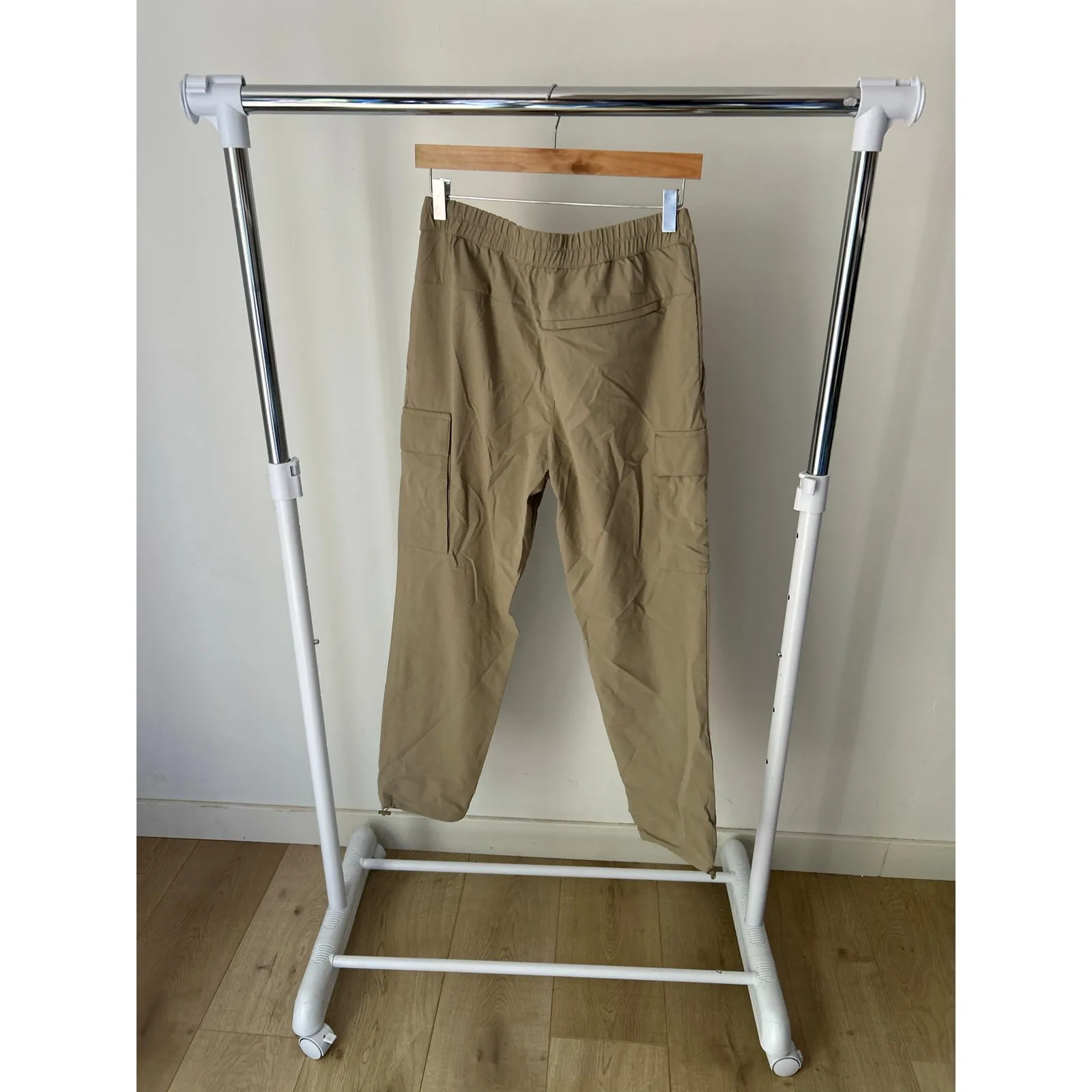 Banana Republic Relaxed Fit Classy Pants Size Small - Image 6