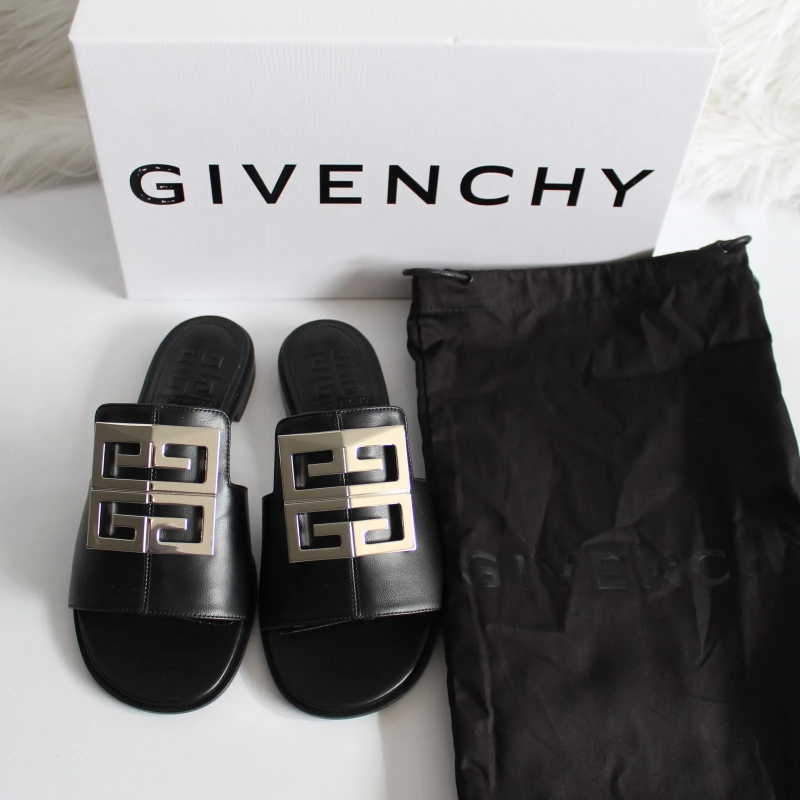 New Givenchy 4G Black Leather Silver Logo Slides - Image 6
