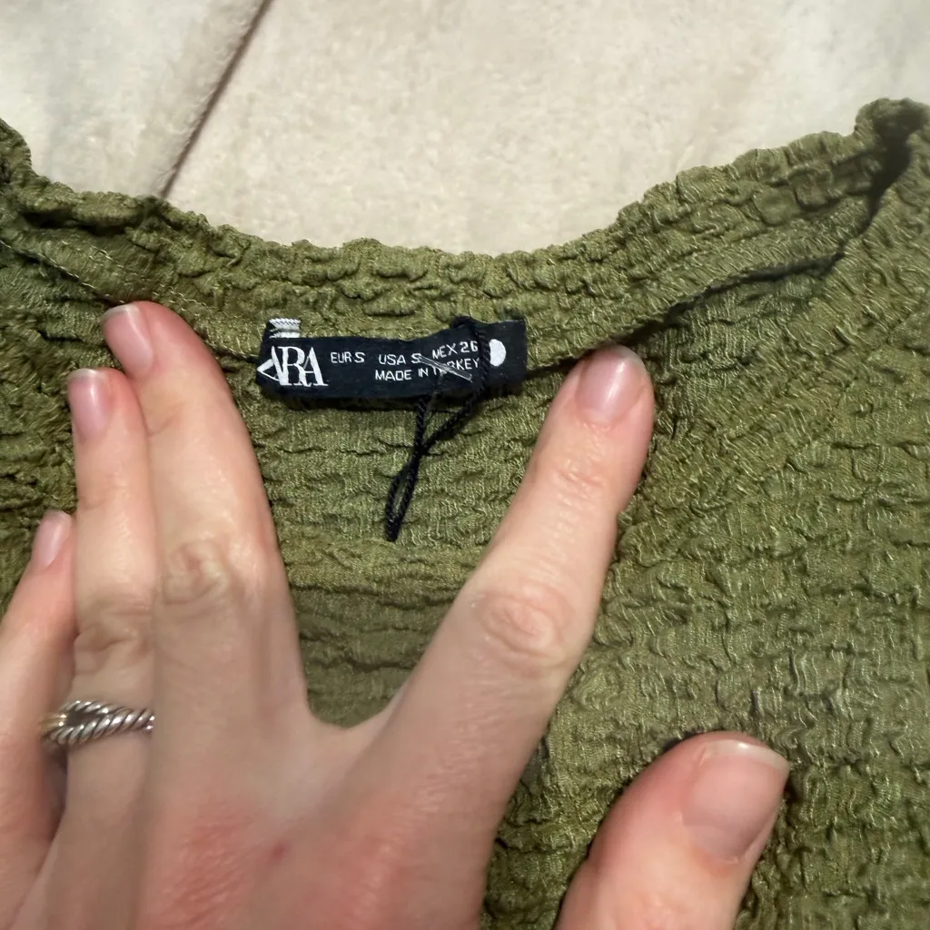 NWT Zara Green Textured puff sleeve  Long Sleeve Top - Image 3