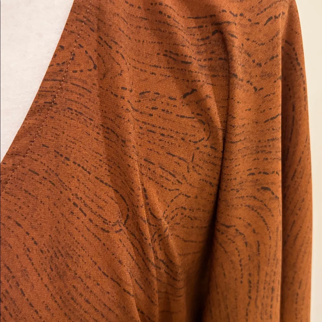 NewxWith Tags Evereve Allison Joy Kattya Dolman Top Sz M - Image 3