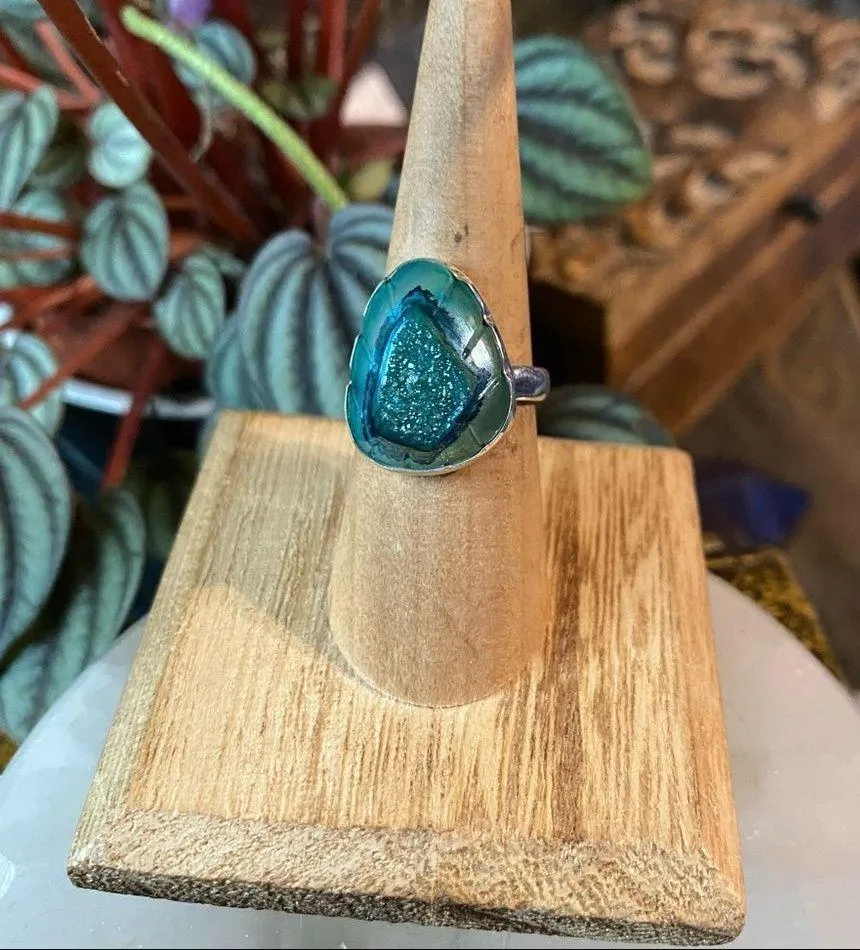 Aura Mediterranean Green Carved  Druzy Sterling Silver Size 6.5 - Image 8