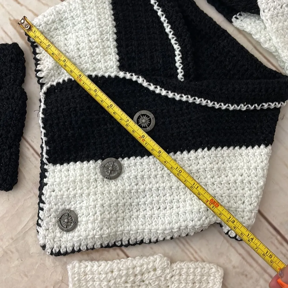 Handmade • Crochet Set 5 Pieces • Black & White • Buttons • Headband • Neck Warm - Image 11