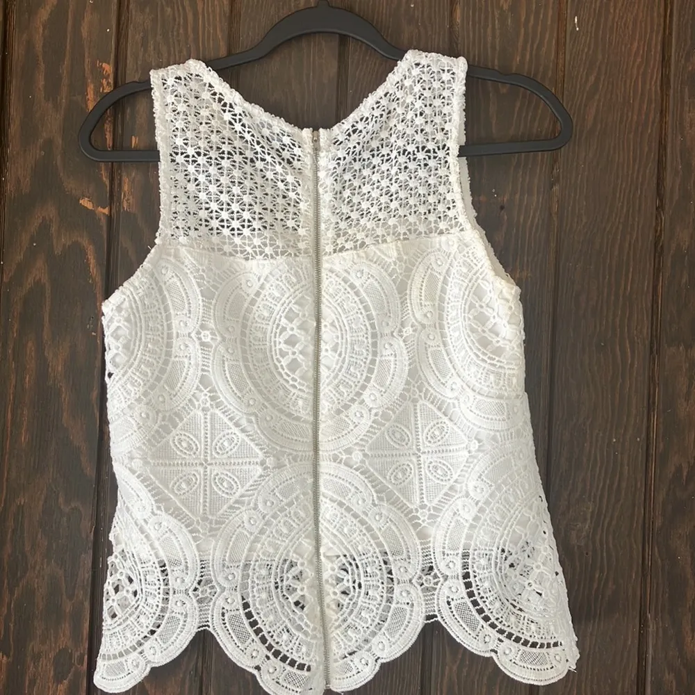 INA white crochet sleeveless top woman’s size small - Image 7