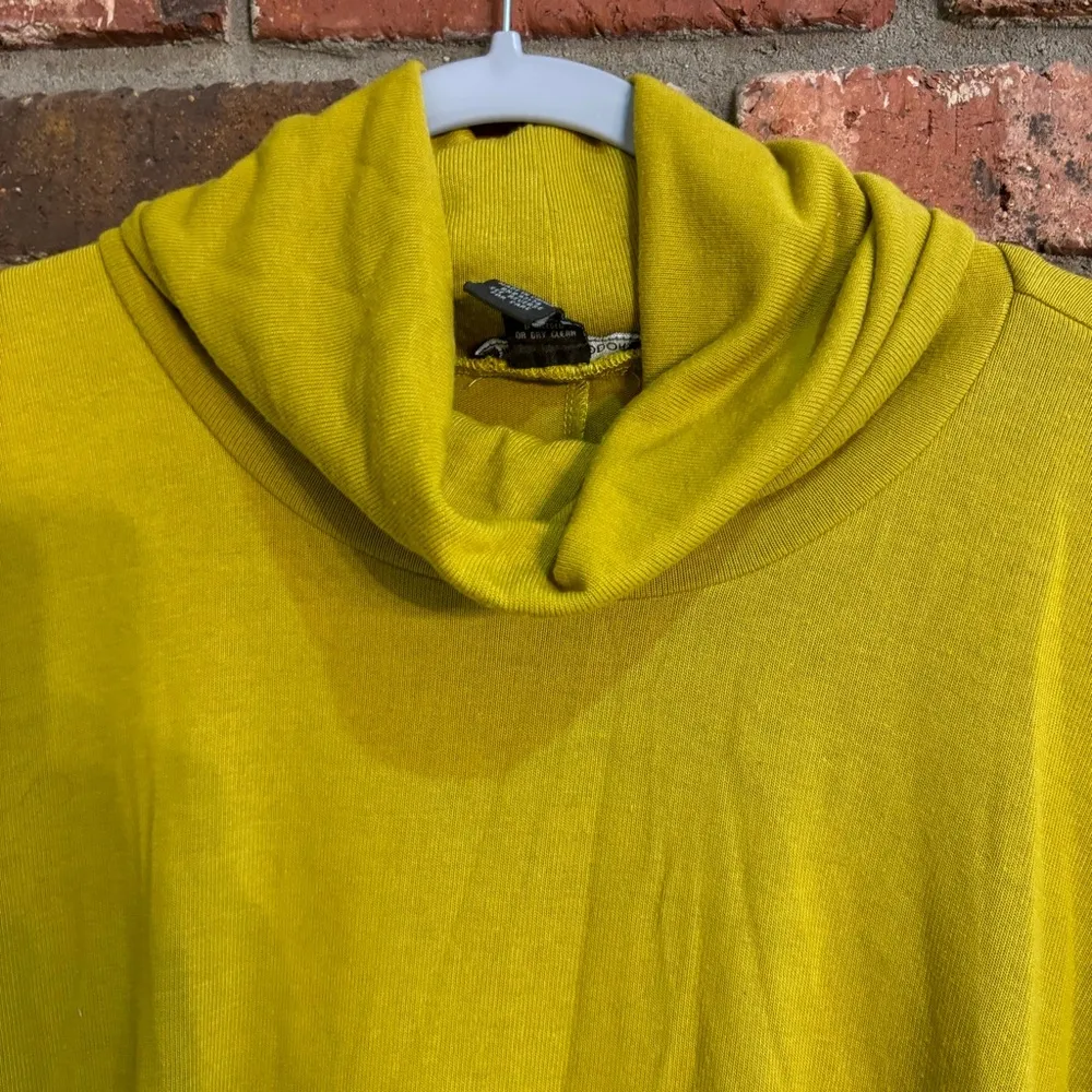 Chelsea & Theodore womens cowl neck dolman sleeve ruffle hem pullover yellow M Size M - Image 4