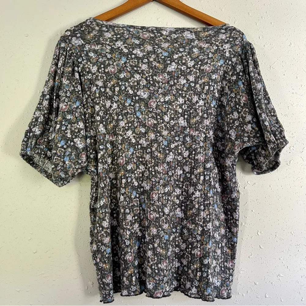 🦋 Maurices Floral Short Sleeve Puff Sleeve Blouse T-Shirt Large Lace Up Top - Image 4