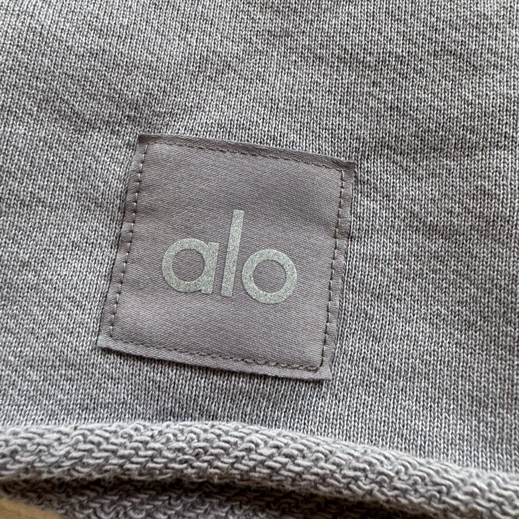 ALO Yoga Women's Gray Cropped Washed Sweatshirt size XS/S - Image 4