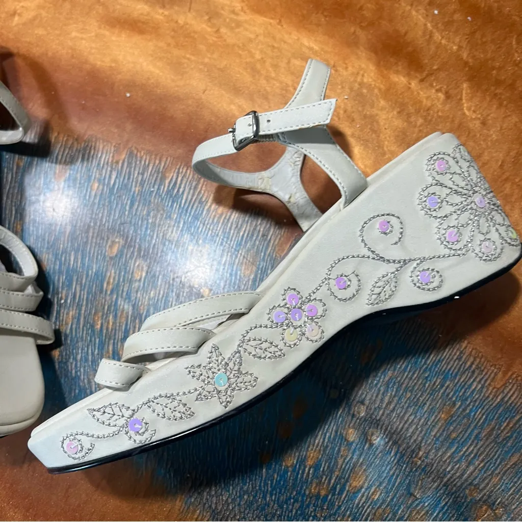Vtg 90s Y2k Seventeen Platform sandals floral iridescent sequined size 7.5 White - Image 15