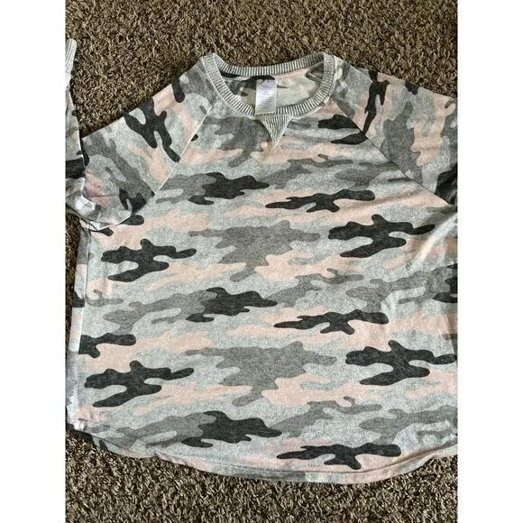 secret treasures lounge Tops Bundle‎ size large - Image 6