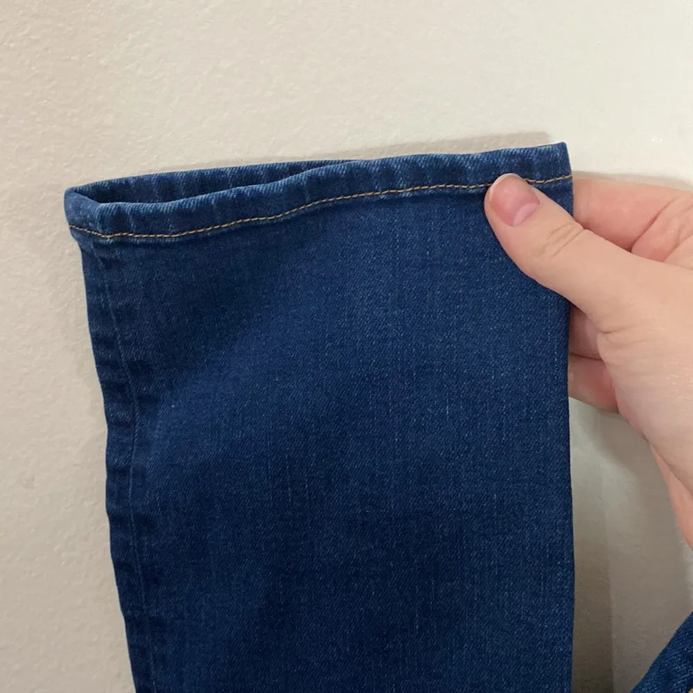 J Brand Caleb low rise boyfriend jeans in Baltic wash size 24 - Image 8