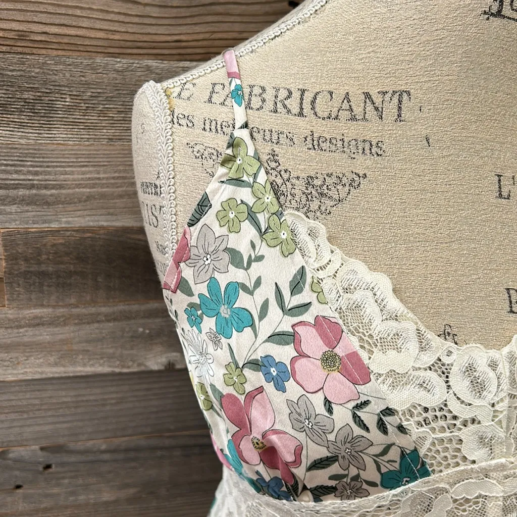 NWT Cerule Floral Lace Trim Slip Dress Size Small Pink - Image 2