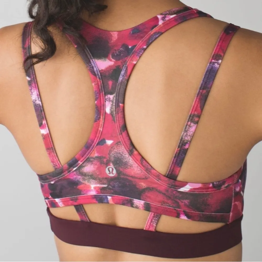 Lululemon Splendour Bra Size 4 - Image 3
