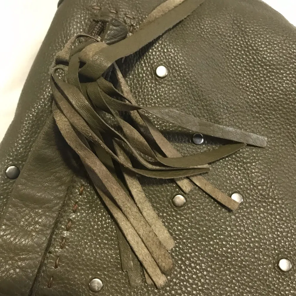 Carla Mancini purse Olive green silver hardware like new - Image 7