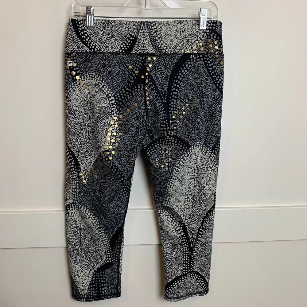 Fabletics Foiled Flurry Print Mid-Rise PowerHold® Capri - Image 4