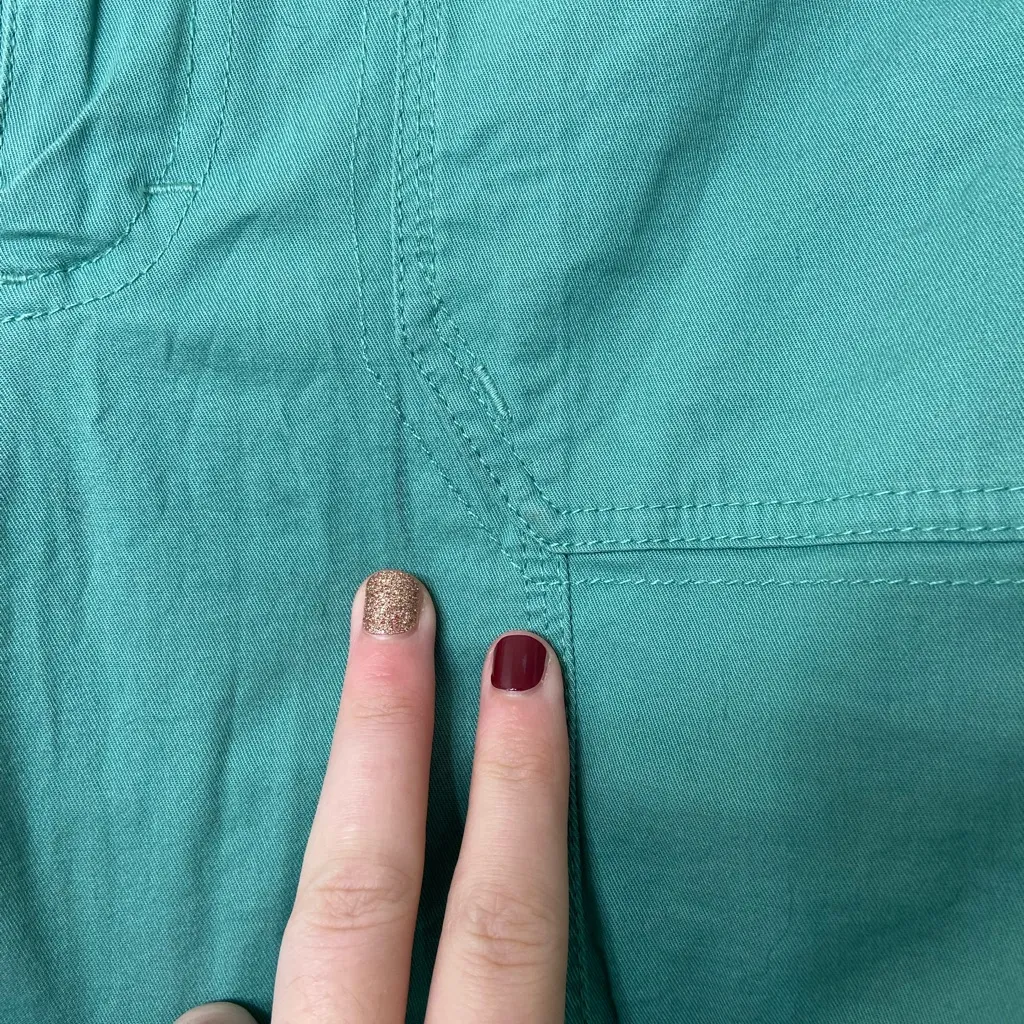 Gloria Vanderbilt women’s green soft‎ waistband tie cinched hem capri pants 10 - Image 4