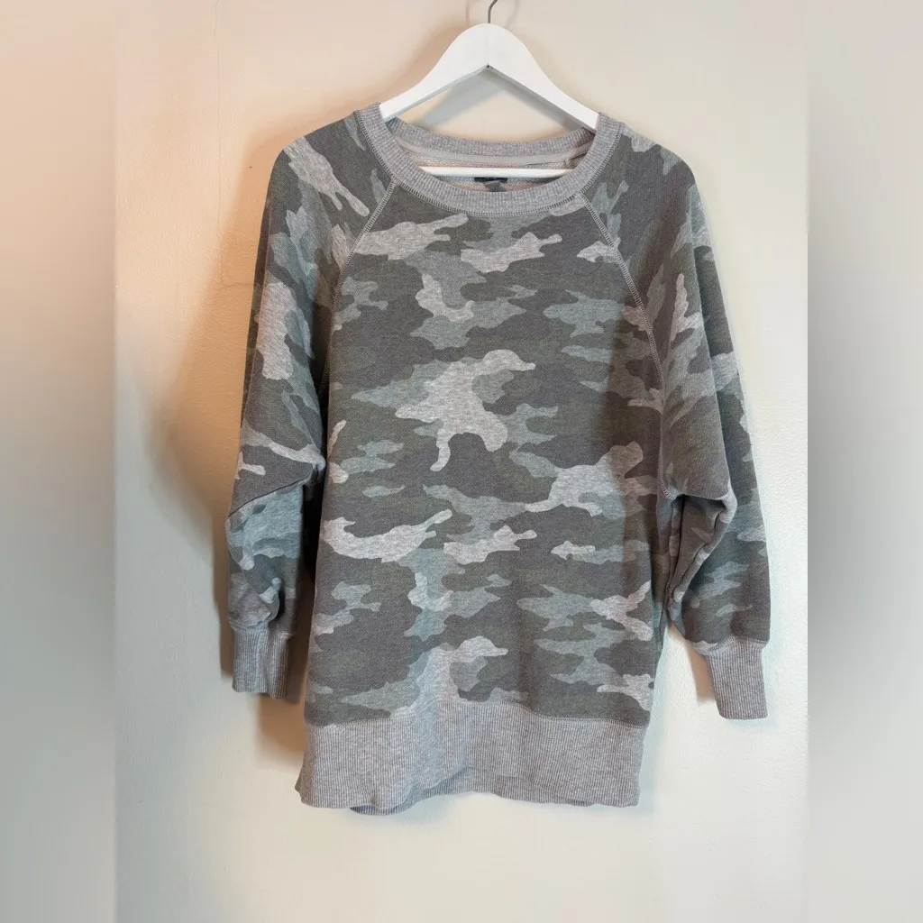 Aerie Woman's Green Grey Camo Oversized Crewneck Sweatshirt Small - Image 5