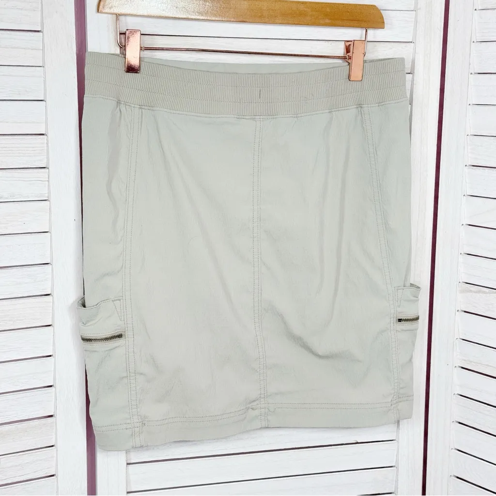 Athleta Trekkie Cargo Skort‎ Stretch Pencil Stone Taupe 10 Tall Athletic Outdoor - Image 9