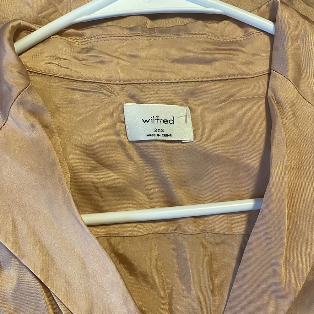 Wilfred Satin Collar Button Down Cupro Top Size 2XS - Image 3