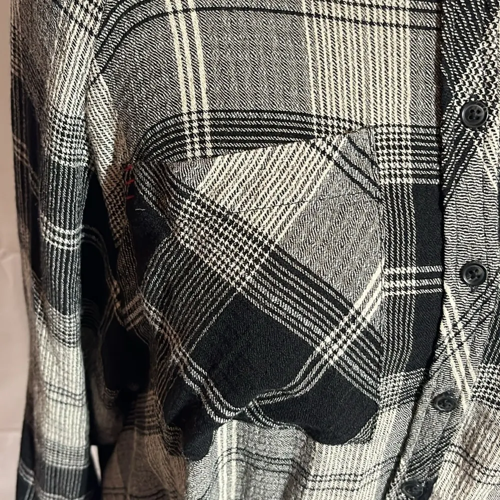 BDG urban outfitters button down  long sleeve shirt size medium - Image 7