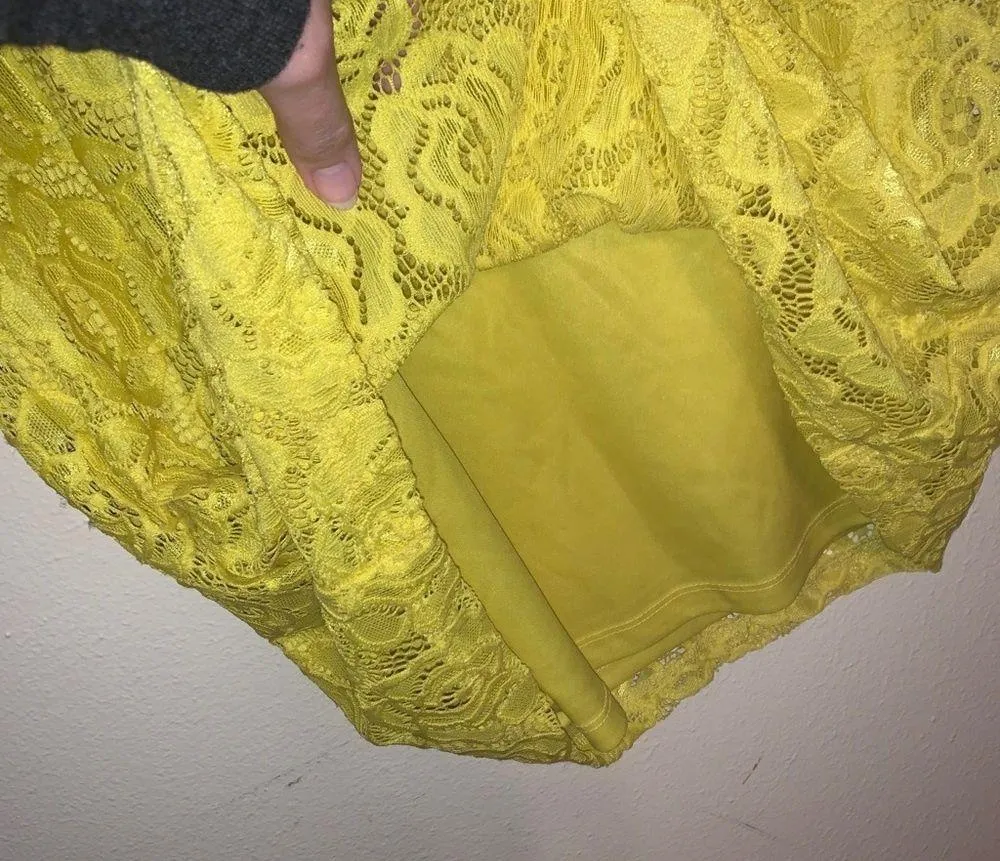 Gianni Bini Yellow Lace Dress Woman’s Sz M - Image 3