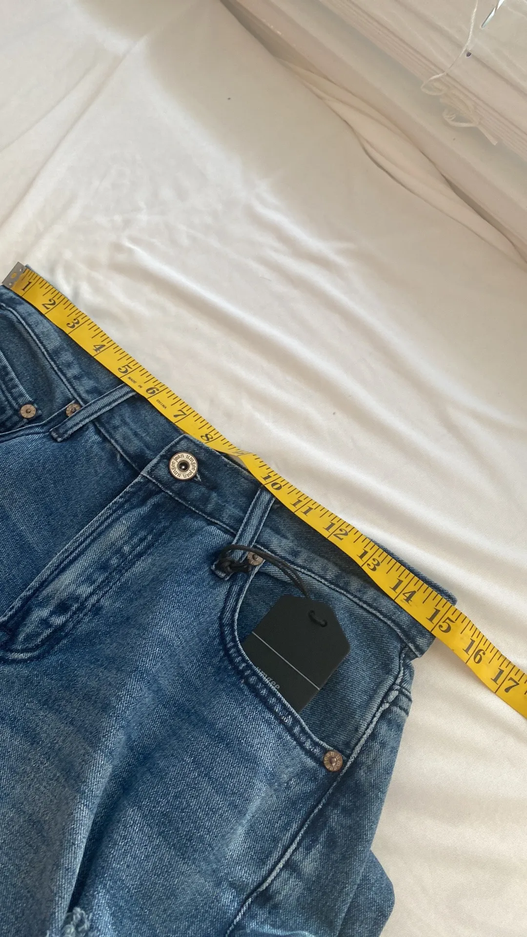 Jeans Company jeans boyfriend style distressed patches accents Sz 28 NWT - Image 4