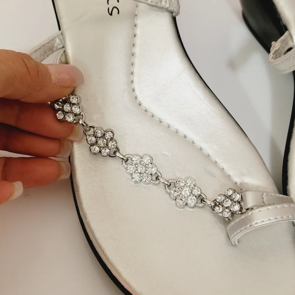 Anthropologie Coconuts Matisse Silver Sandals Size: 7.5 - Image 7