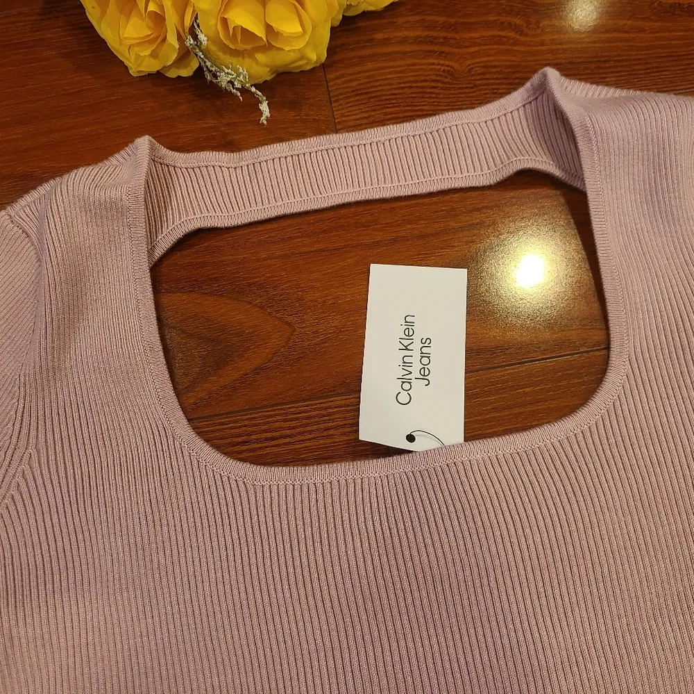 Calvin Klein  Jeans Ribbed Top Size Medium - Image 6