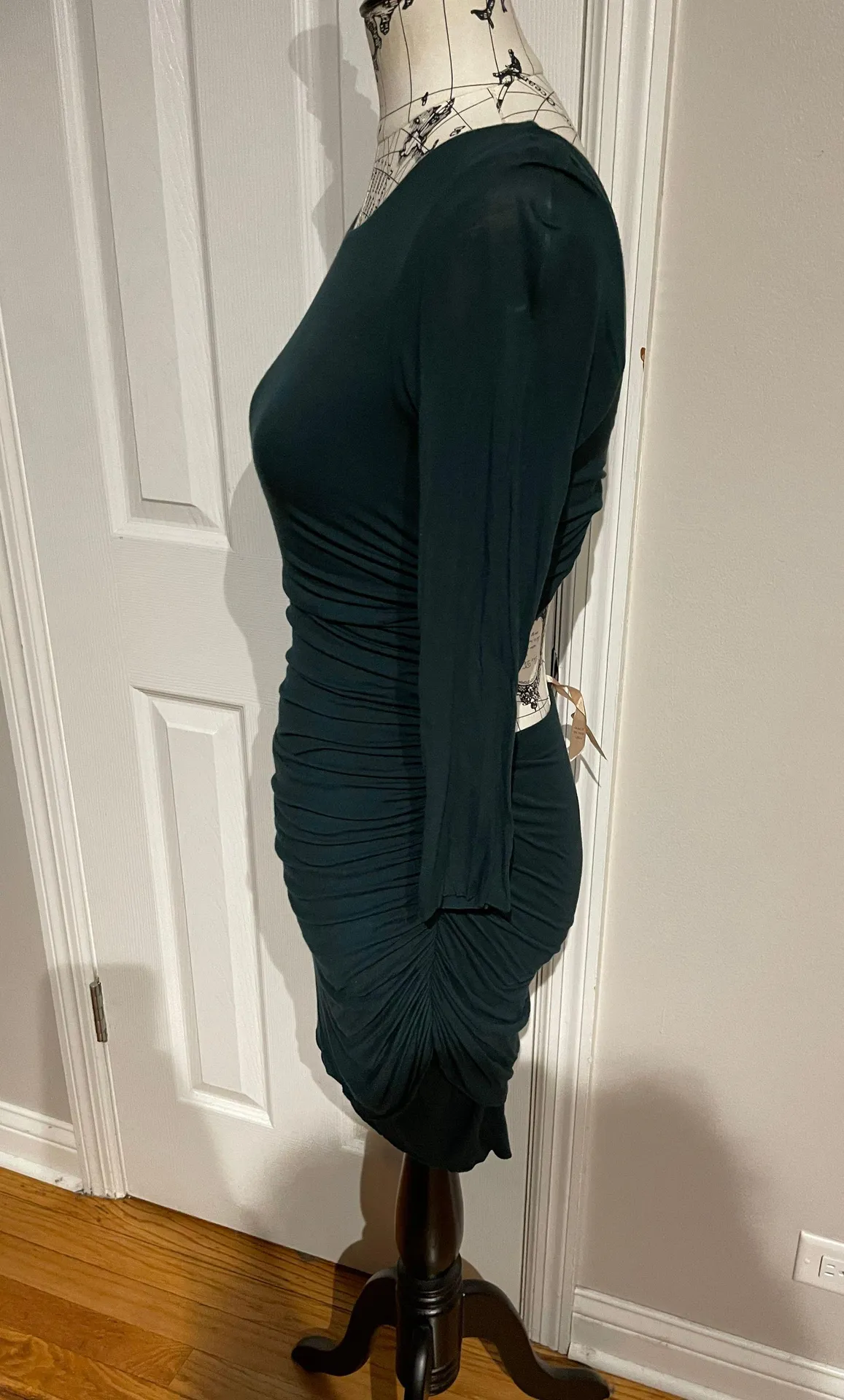 NWOT Elegant Bailey 44 Cutoff back key hole long sleeve Draped. All sales are final - Image 3