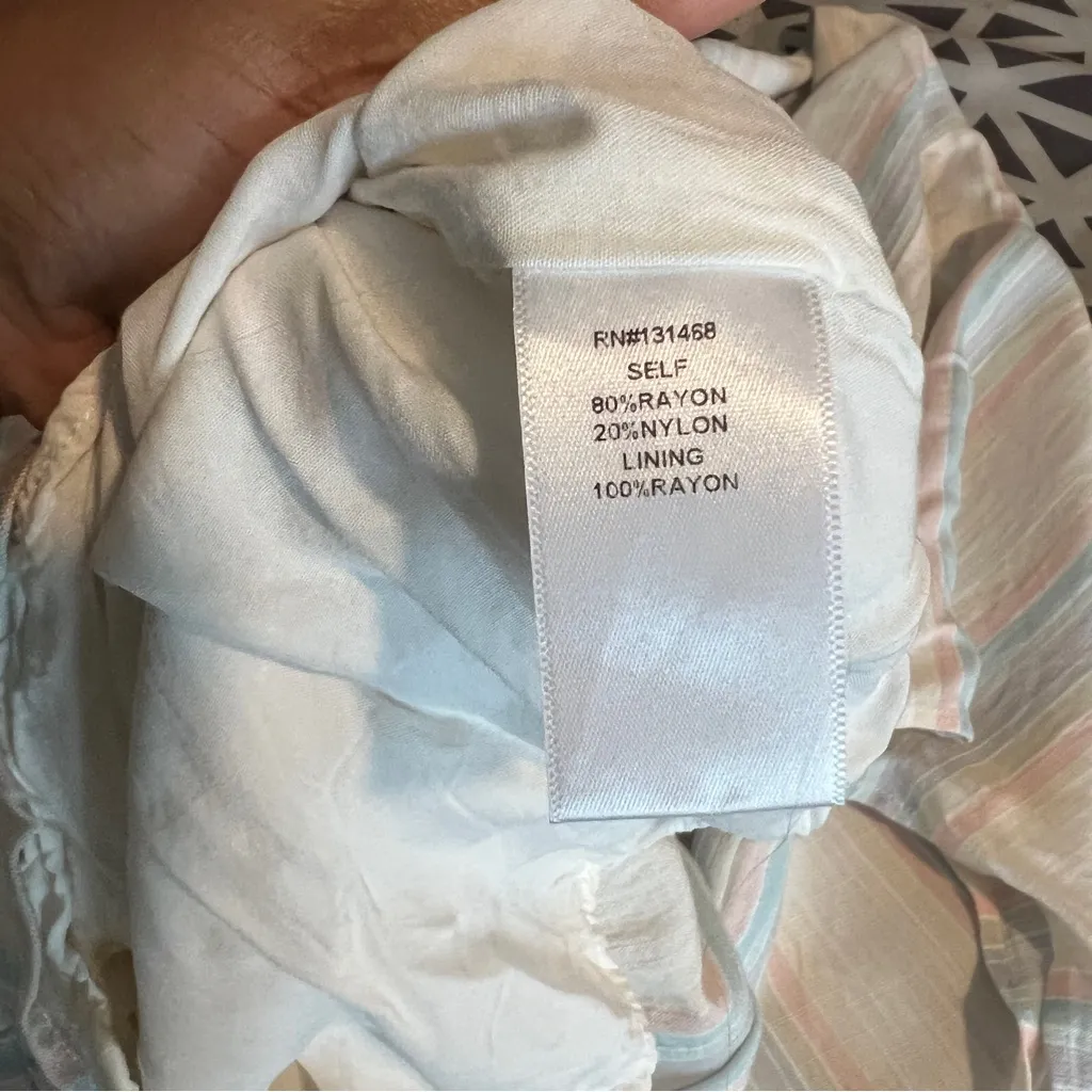 VICI Gauzy Pastel Striped Tie-Front Deep V Neck‎ Dolman Sleeve Romper Size XS - Image 7