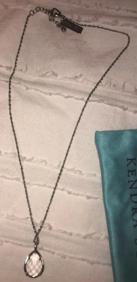 Kendra Scott necklace - Image 4