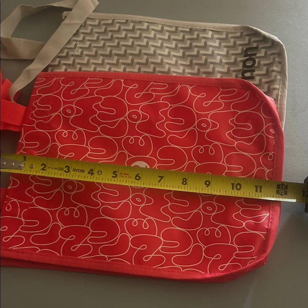 lululemon athletica Beige and Gray Patterned Tote - Image 3