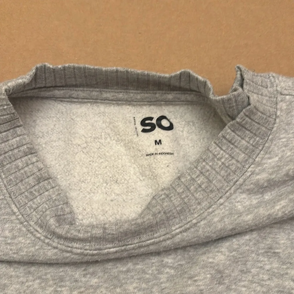 SO grey crew neck oversized sweatshirt medium - Image 2