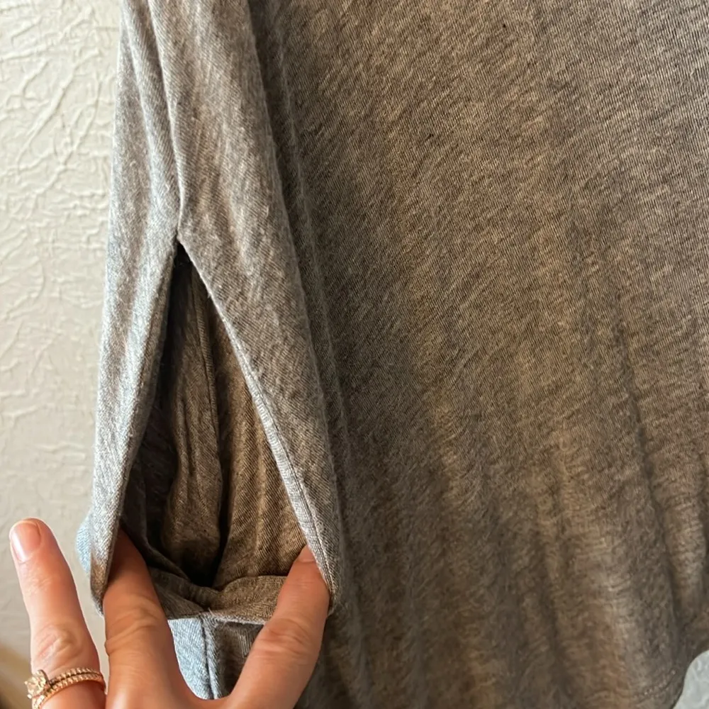 Grey Short Sleeve V neck tunic Top - Image 3