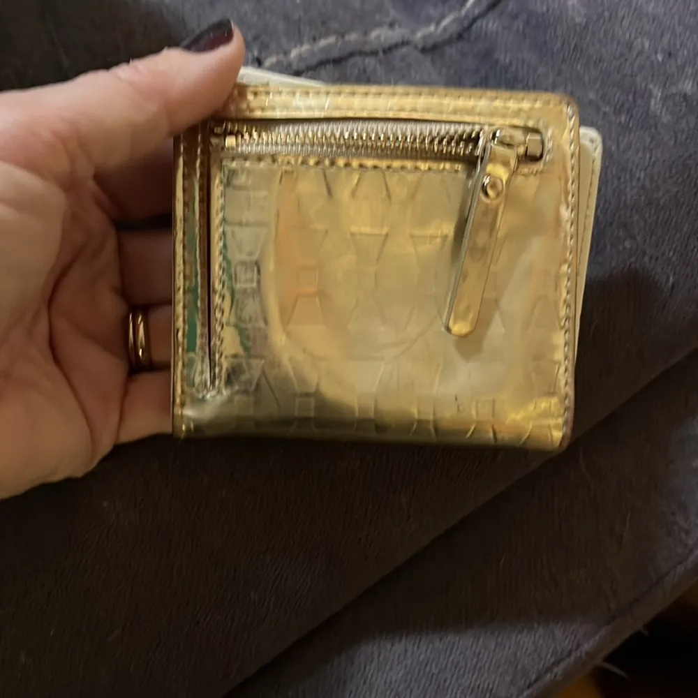 mini wallet in gold. GUC - Image 3