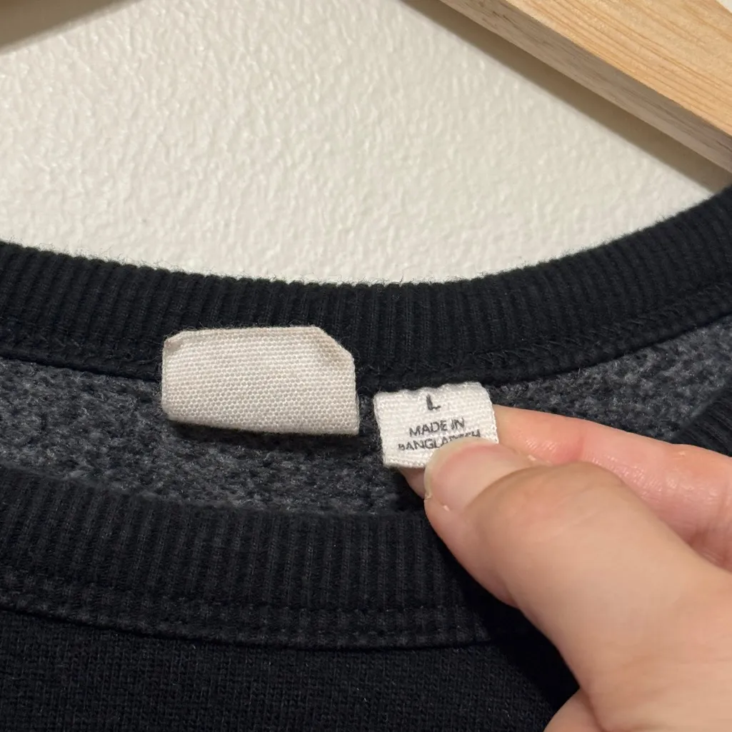 GAP Crewneck Sweatshirt Size Medium Washed Black Logo - Image 3