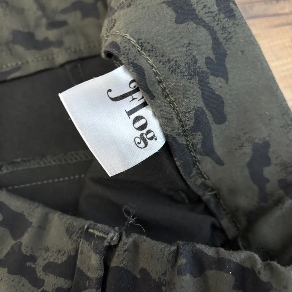 Bevy Flog Dafna High Rise Slim Pull On Pants w/ Belt Loop Green Camo Black Size 26 - Image 5