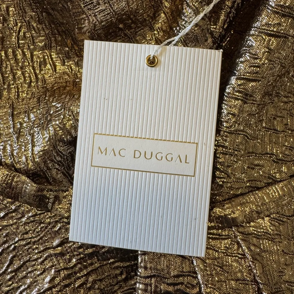 NWT Mac Duggal 68608 Gold One Shoulder Metallic Ballgown Size 6 - Image 14