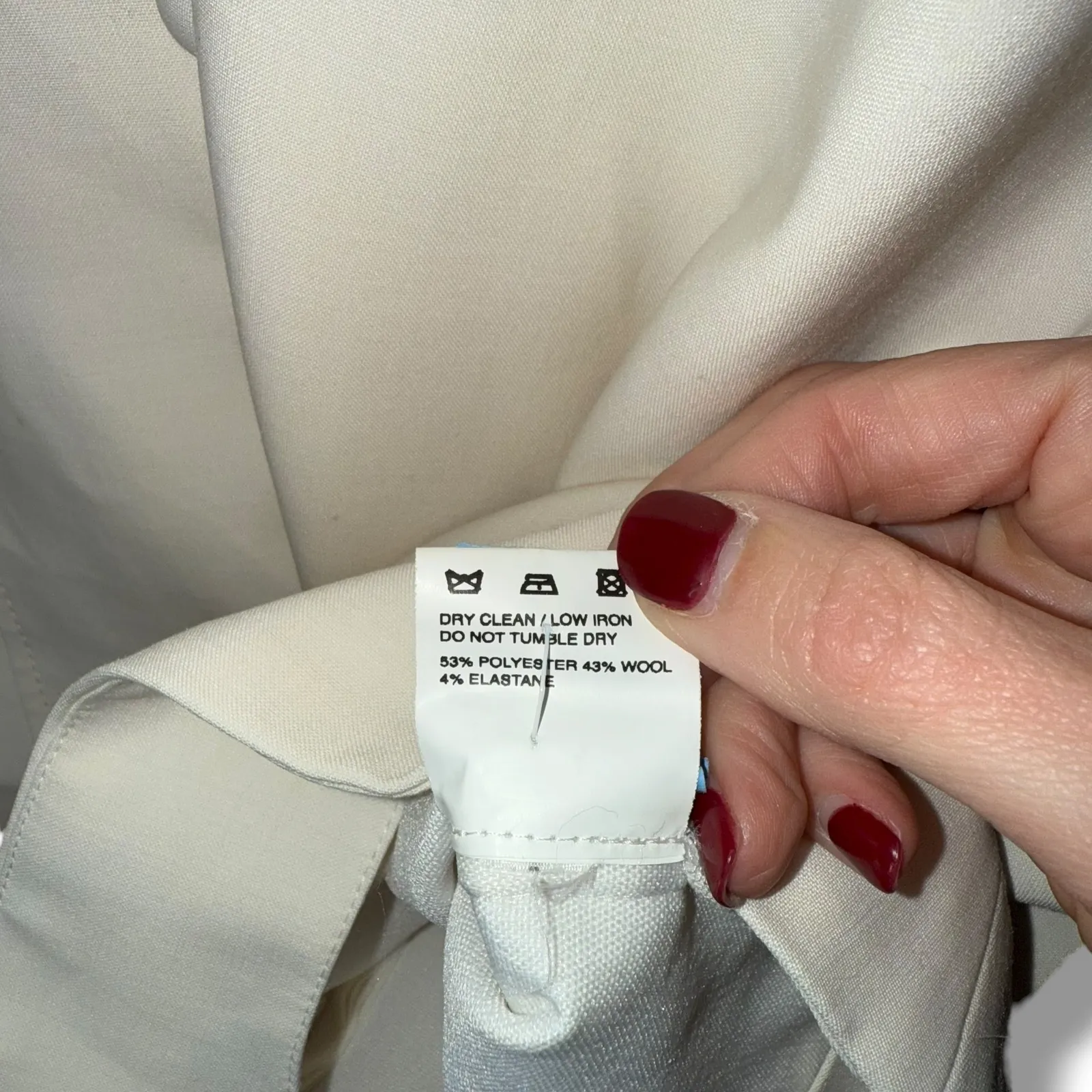 Jacquemus LAmour Dun Gitan‎ White Puff Sleeve Button Front V Neck Top - Image 9