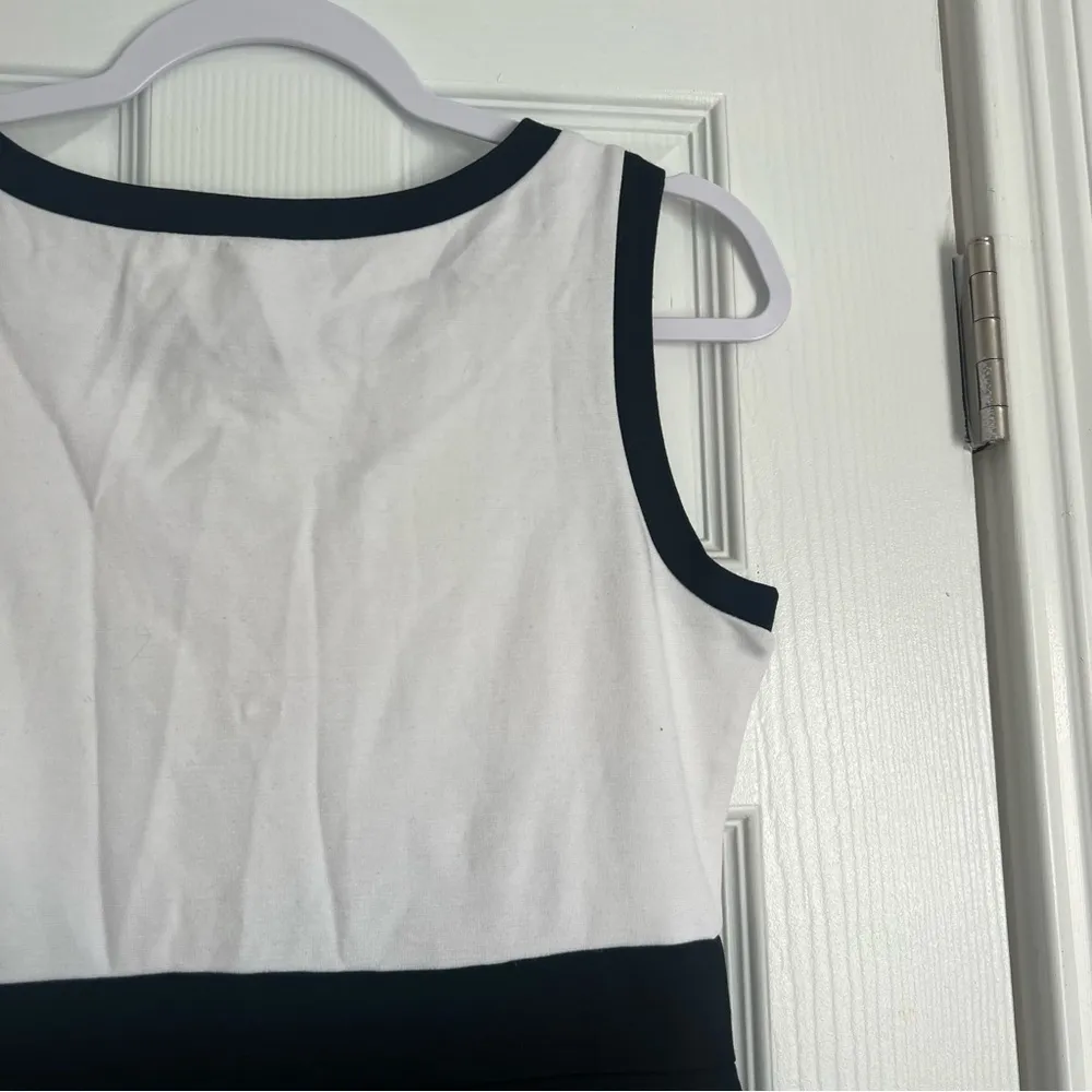 Signature‎ Collection Sleeveless Lace Hem Dress - Image 3