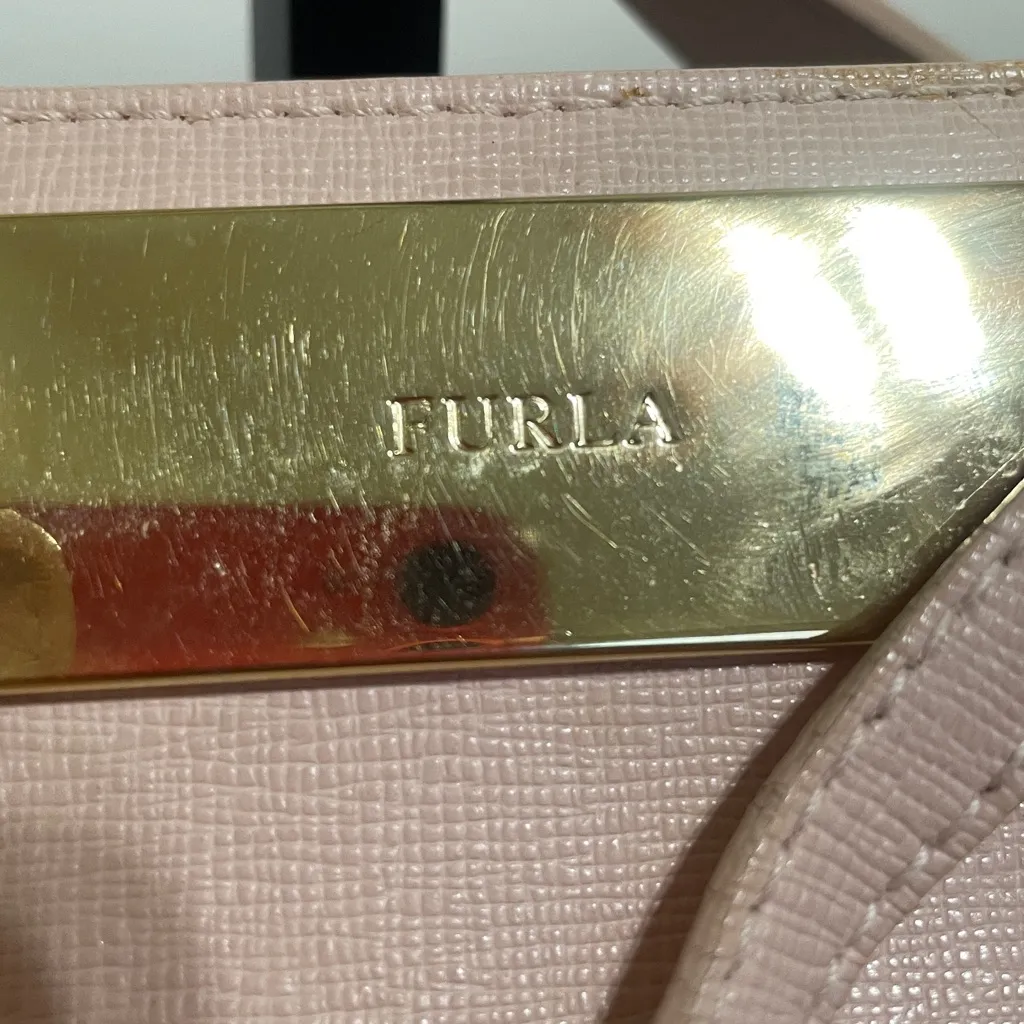 Furla Elegant Pink Bucket Bag - Image 2