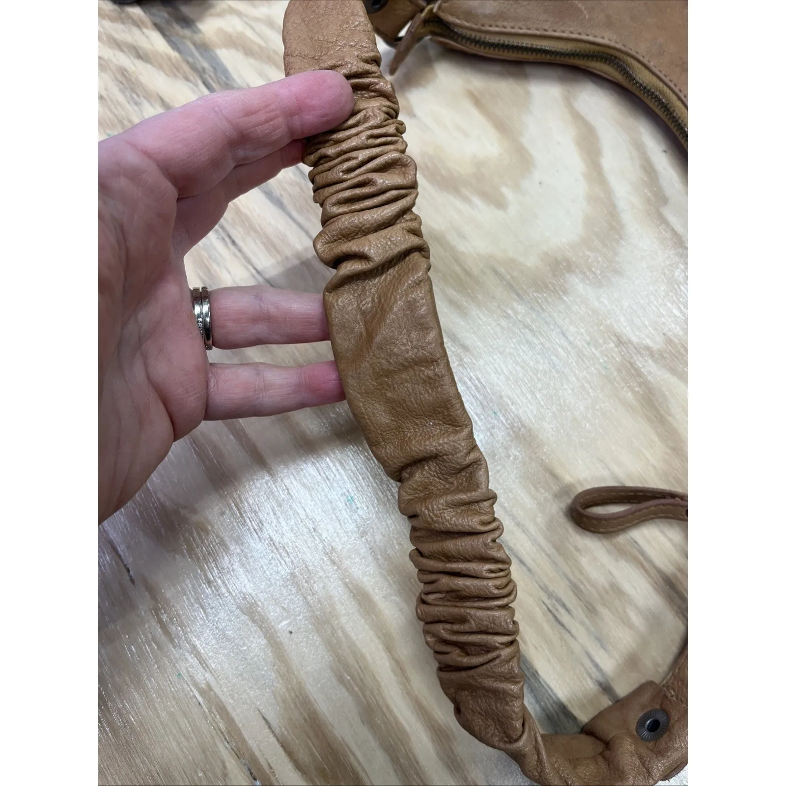 Spikes Sparrow Brown Leather Slouchy Hobo Shoulder Crossbody Purse Bag Beige Tan - Image 7