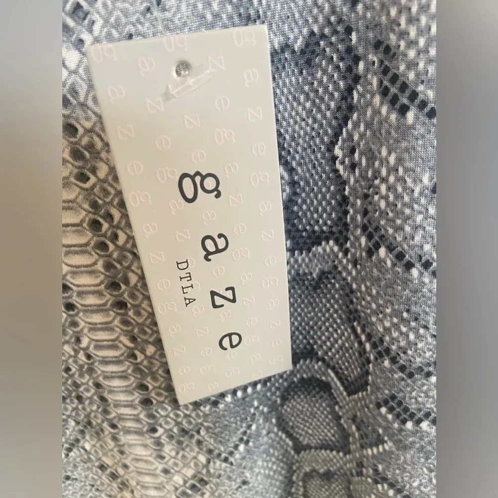 GAZE Spaghetti Strap Grey Snakeskin Bodysuit Size Large‎ NWT Black - Image 7